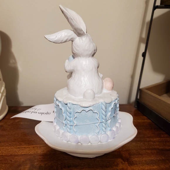Cupcakes and cashmere Easter bunny with eggs - Picture 3 of 4